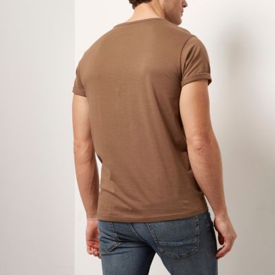 Brown roll sleeve T-shirt
